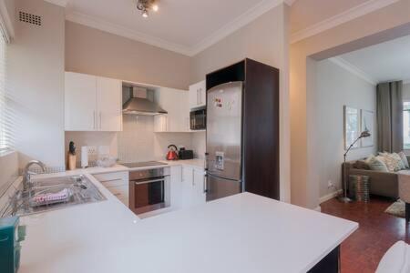 Modern Apartment In Rosebank Йоганнесбурґ Екстер'єр фото